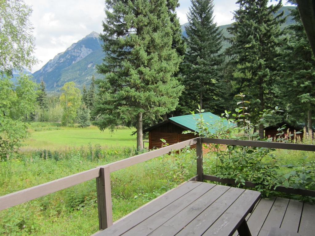 Mount Robson Lodge Exteriör bild
